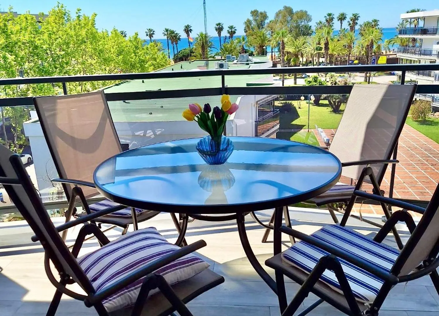 Apartbeach Capri Front Beach Clima Y Wifi Salou Appartement